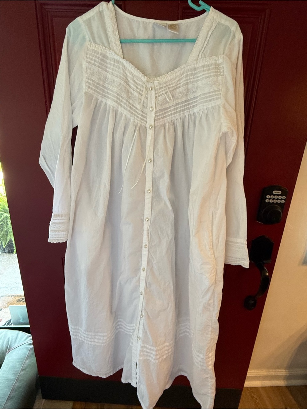 Gilligan & O’Malley Women’s White Button-Front Cotton Nightgown size medium